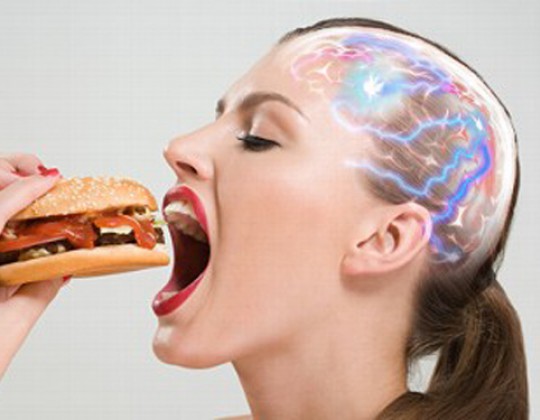 TOP 12 thực phẩm có thể “giết chết” não bộ