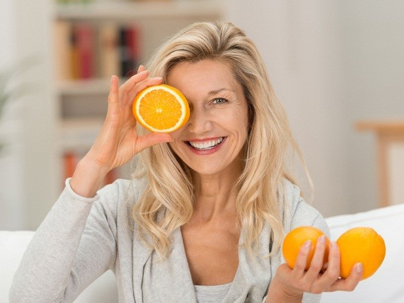 Bổ sung các loại vitamin, khoáng chất cần thiết giúp đôi mắt sáng, khỏe mạnh.