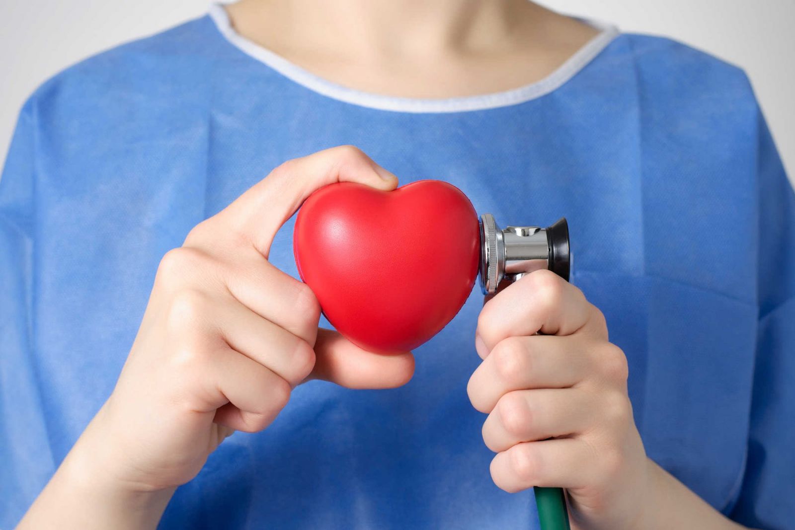 Người bệnh bị đau tim nếu không được phát hiện sớm và xử lý kịp thời có thể dẫn đến đột quỵ và tử vong trong một khoảng thời gian rất ngắn