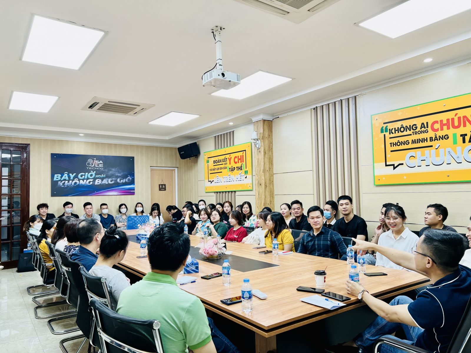 Olympian Labs hào hứng tham gia buổi họp định kỳ hàng tháng do Megasun Group tổ chức