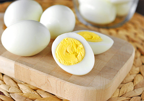 Trứng là thực phẩm bổ sung canxi cho bà bầu 3 tháng cuối